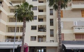 Haig'S Dream Flat On The Beach